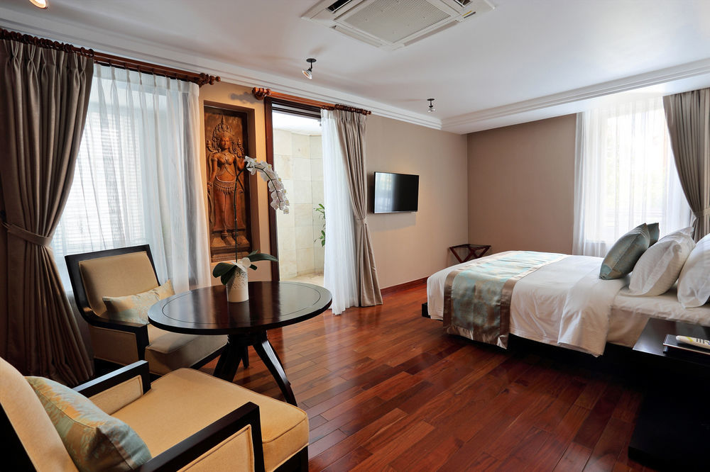 Arunreas Hotel Phnom Penh Exterior photo
