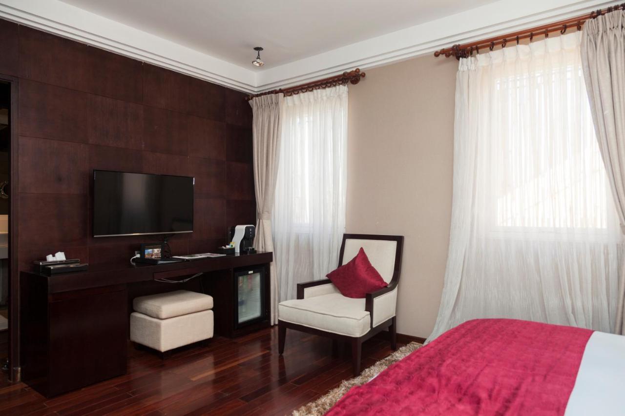 Arunreas Hotel Phnom Penh Exterior photo