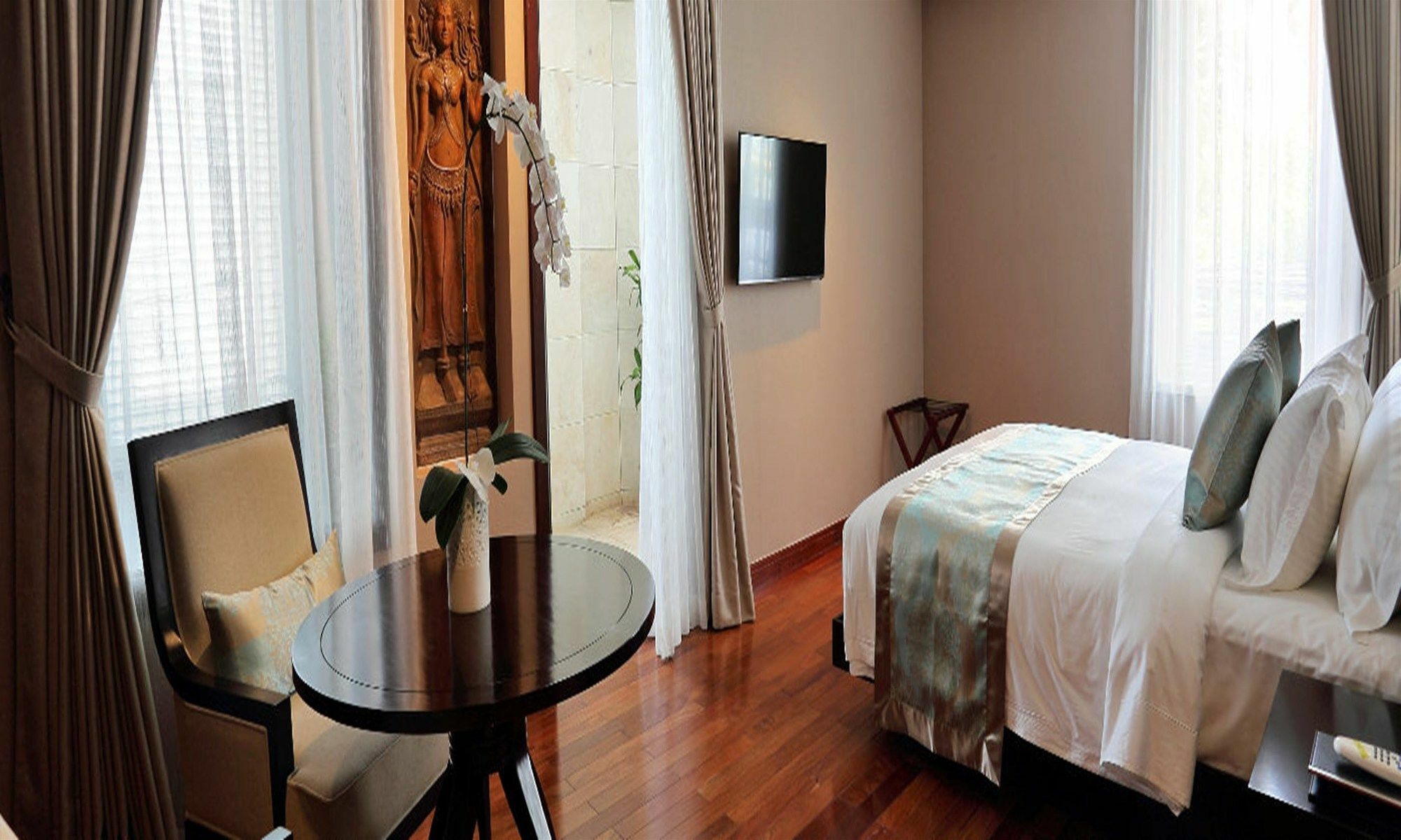 Arunreas Hotel Phnom Penh Exterior photo